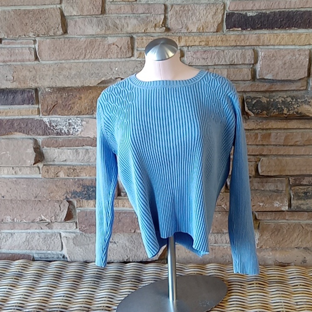 Women's long sleeve top